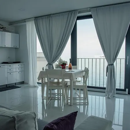 Molet Apartment *