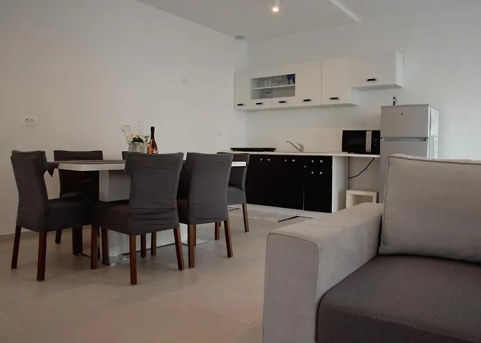 Molet Lejlighed Koper